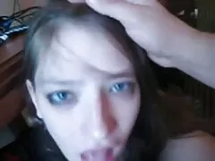 نشرت آفا مينديز ساقيها أمام الملحن سكسيعراقي جديد