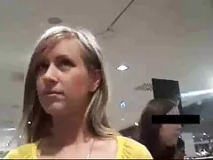 شخصان بلا مأوى يمارس الجنس مع Marinka سكسي ياباني جديد في حالة سكر