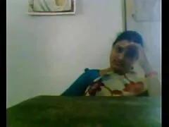 البغايا الجنس في زي خادمة مع رجل سكسي عراقي جديد 2018 يرزح من ذهول الحب