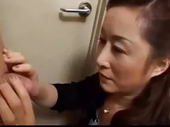 منحرفة التشيكية موقع سكسي عربي جديد يمارس الجنس مع لوسي على متن الحافلة