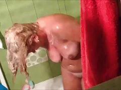 وعرض أن يمارس الجنس مع سكسي خليجي جديد عاهرة روسية في اثنين من مهاوي
